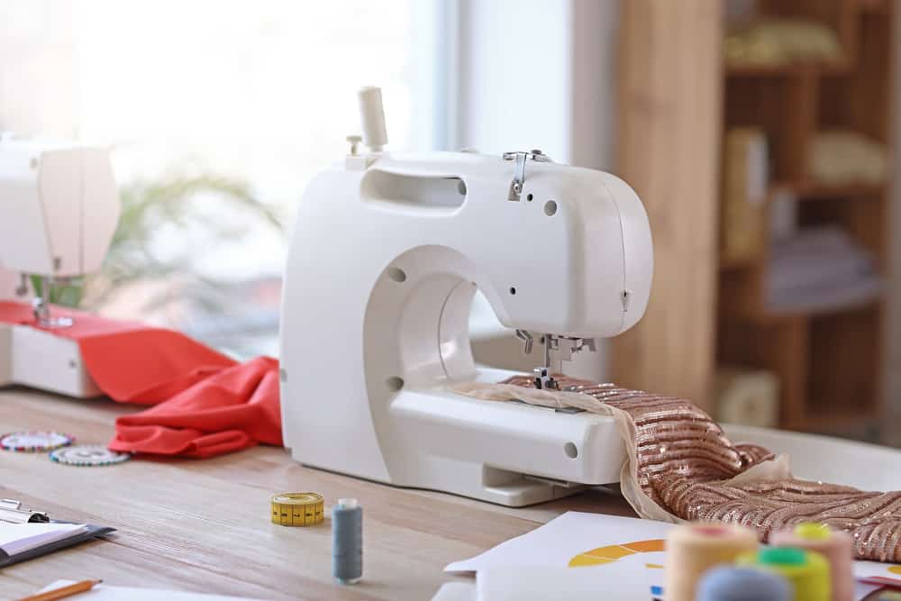 How To Use a Sewing Machine: For Beginners